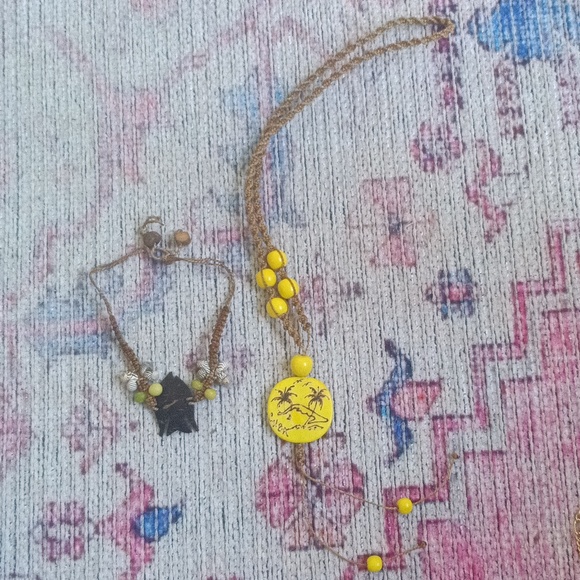 Chocker Necklace Fabric plus 2 Free Items - Picture 4 of 7